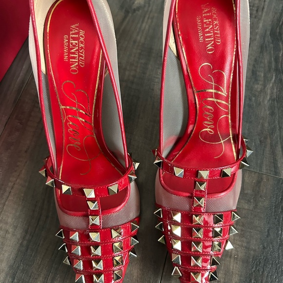 Valentino Garavani Rockstud Alcove Pump, Red - Picture 7 of 9